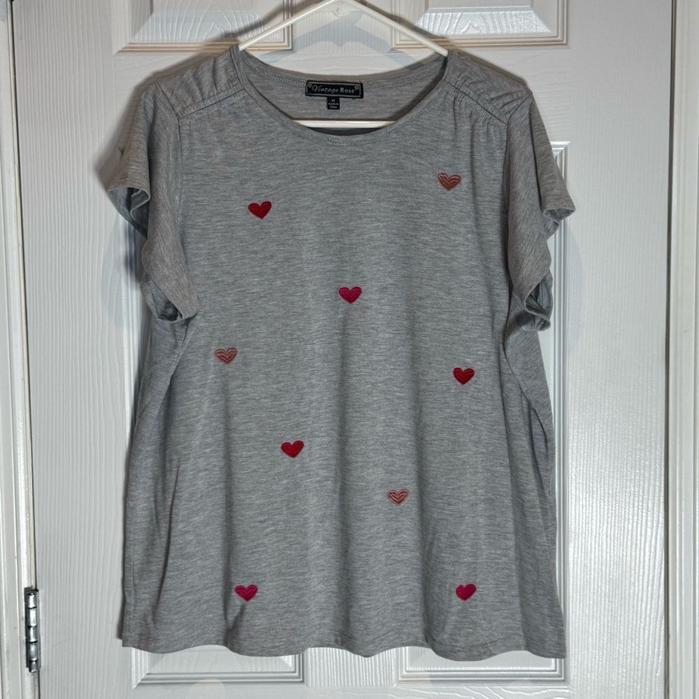 Vintage Rose Women's 2X Grey Short Sleeve Tee Red Pink Heart Valentine Pretty